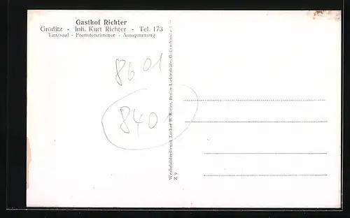 AK Gröditz, Richters Gasthof Gröditz, Strasse mit Schule und Kirche, Rathaus