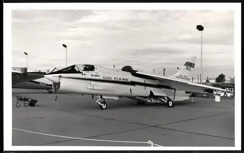 Fotografie Flugzeug Vought F-8 Crusader, Experimental-Flugzeug der NASA, Digital Fly-By-Wire