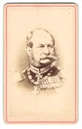 Fotografie unbekannter Fotograf und Ort, Portrait Kaiser Wilhelm I. von Preussen in Uniform, Eisernes Kreuz