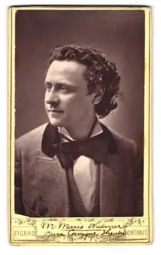 Fotografie William Wright, London, Portrait Mario Widmer, Opernsänger des Opera Comique Theatre