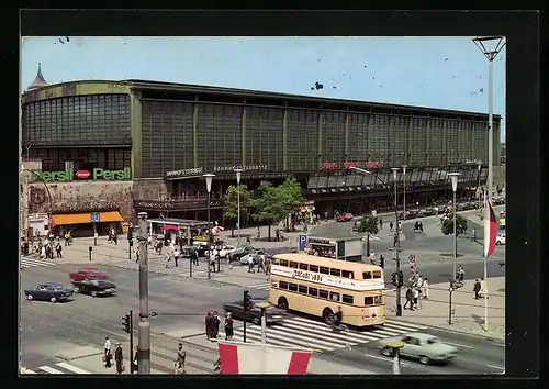 AK Berlin, Bahnhof Zoo mit Bus