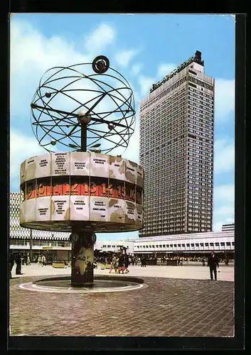 AK Berlin, Alexanderplatz mit Weltzeituhr und Interhotel Stadt Berlin