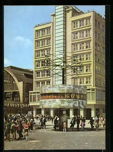 AK Berlin, Urania-Weltzeituhr am Bahnhof Alexanderplatz
