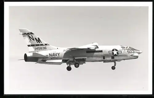Fotografie Flugzeug Vought F-8 Crusader der US-Navy, Kennung VFP-63