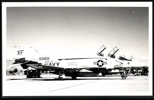 Fotografie Flugzeug McDonnell F-4 Phantom der US-Navy, Experimentalflugzeug XF-5565