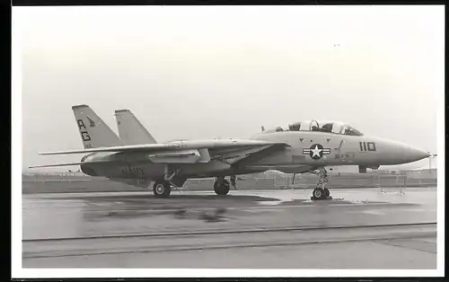 Fotografie Flugzeug Grumman F-14 Tomcat der US-Navy, No. 110 vom Flugzeugträger USS Eisenhower