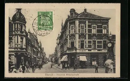 AK Rheydt, Friedrich Wilhelmstrasse mit Passanten