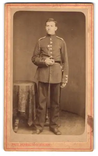 Fotografie Bernheim-Wormser, Mulhouse, junger Soldat in Uniform mit Bajonett