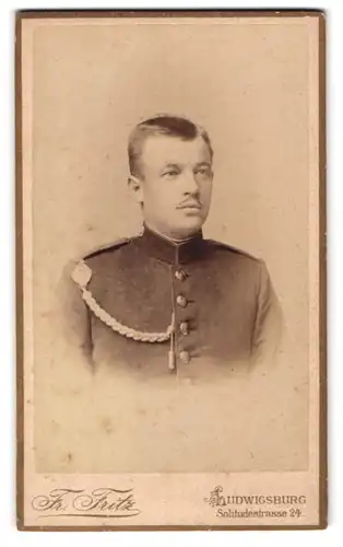 Fotografie Fr. Fritz, Ludwigsburg, Soldat in Uniform mit Schützenschnur
