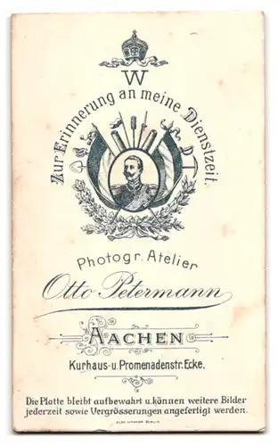Fotografie Otto Petermann, Aachen, Soldat in Uniform Rgt. 40 nebst einer Kaiser Wilhelm II. Büste
