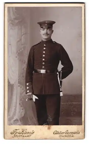 Fotografie Fr. Kienzle, Stuttgart, Soldat in Uniform Rgt. 12 mit Bajonett