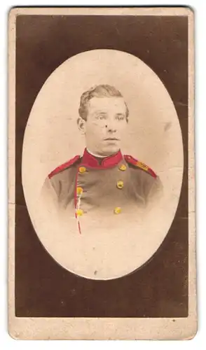 Fotografie J. Eberhart, Mergentheim, junger Soldat in Uniform, Handkoloriert
