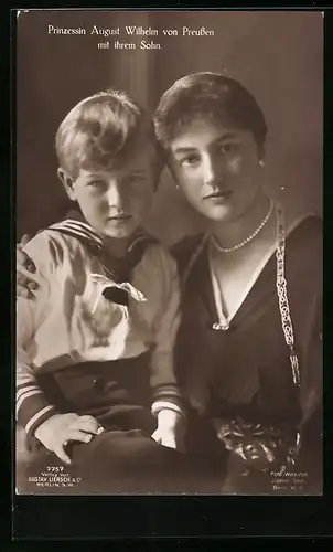 AK Prinzessin August Wilhelm von Preussen mit ihrem Sohn