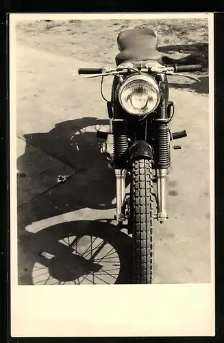 Foto-AK Frontansicht einer DKW-Maschine, Motorrad