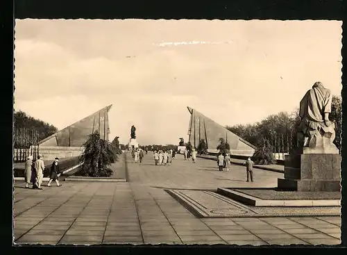 AK Berlin-Treptow, Sowjetisches Ehrenmal