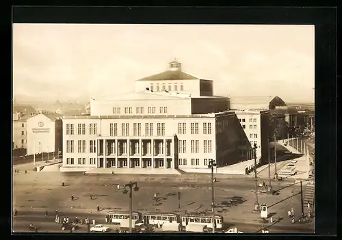 AK Leipzig, Opernhaus mit Strassenbahn
