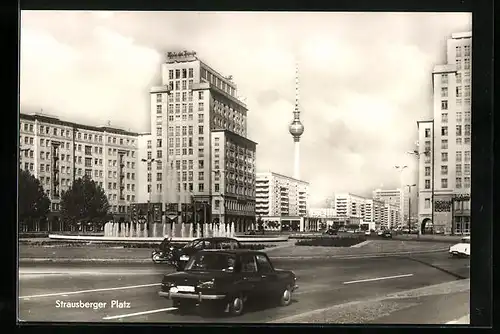 AK Berlin, Strausberger Platz mit Blick zum Fernsehturm