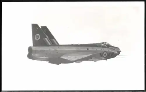Fotografie Flugzeug English Electric Lightning F.3 der Royal Air Force, Kennung XP-702