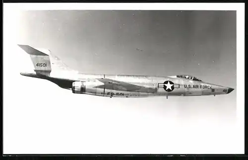 Fotografie Flugzeug McDonnell F-101 Voodoo der USAF, FB-501