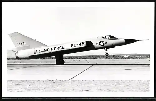 Fotografie Flugzeug Convair F-106 Delta Dart der US-Air Force
