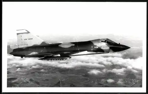 Fotografie Flugzeug Convair F-102 Delta Dagger der USAF, No. 62329