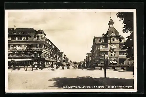 AK Bad Dürrheim /Schwarzwald, Strassenpartie mit Hotel
