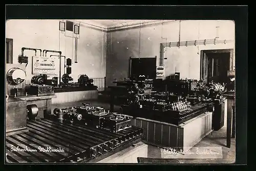 Foto-AK Mittweida, Technikum, Elektrotechnisches Kabinett ca. 1915, Innenansicht