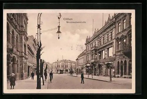 AK Cöthen, Weintraubenstrasse mit Geschäften