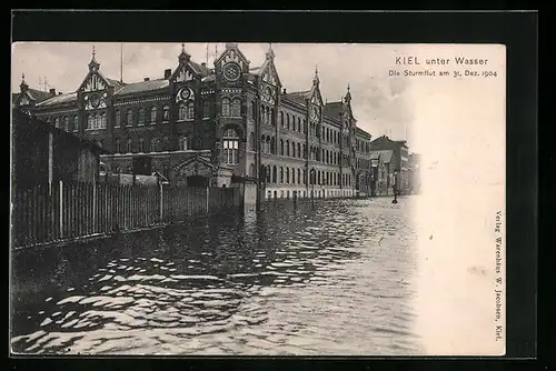 AK Kiel, Sturmflut 1904, Strassenpartie mit Postdirektion unter Wasser