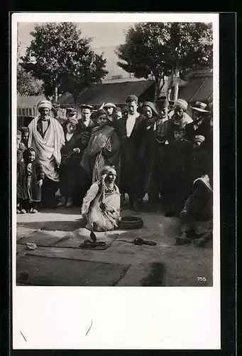 AK Types d`orientaux, Schlangenbeschwörer auf einem Platz