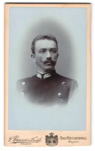 Fotografie F. Grainer`s Nachf., Bad Reichenhall, Beamter aus Bayern in seiner Dienstuniform
