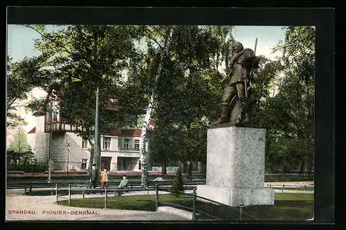 AK Berlin-Spandau, Partie am Pionier-Denkmal