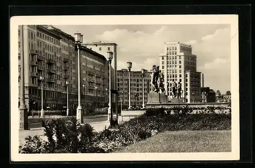 AK Berlin, Stalinallee, Blick zum Strausberger Platz