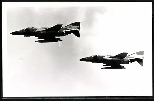 Fotografie Flugzeug McDonnell Douglas F-4 Phantom II der USAF in Doppelformation