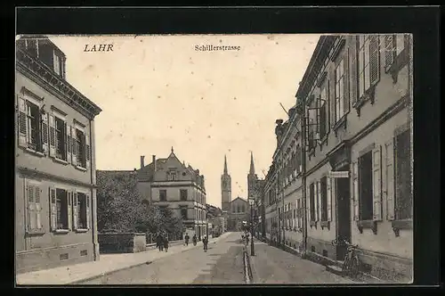 AK Lahr, Schillerstrasse mit Kirche