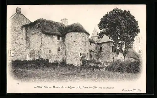 AK Saint-Lo, Manoir de la Seigneurerie, Porte fortifidée, vue exterieure