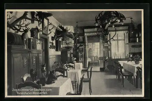 AK Herges-Auwallenburg i. Thür. Wald, Gasthaus zum Trusentaler Wasserfall, Innenansicht