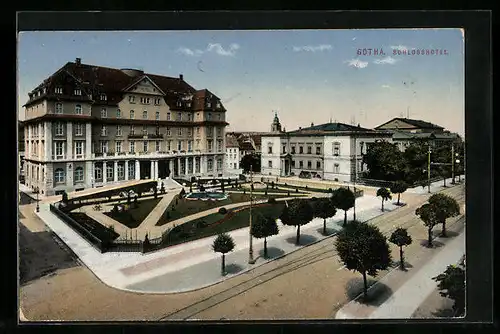 AK Gotha, Schlosshotel mit Strassenpartie