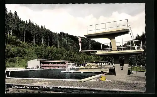 AK Wirsberg /Fichtelgeb., Waldschwimmbad mit Badegästen