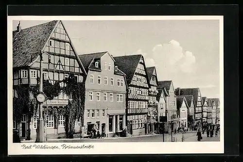 AK Bad Wildungen, Brunnenstrasse mit Löwen-Apotheke
