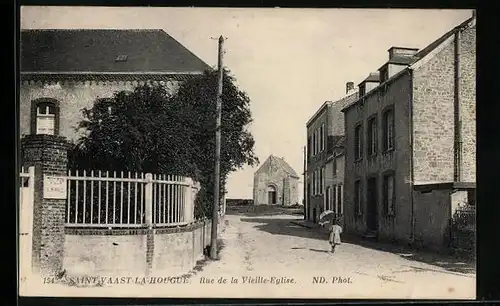 AK Saint-Vaast-la-Hougue, Rue de la Vieille-Eglise
