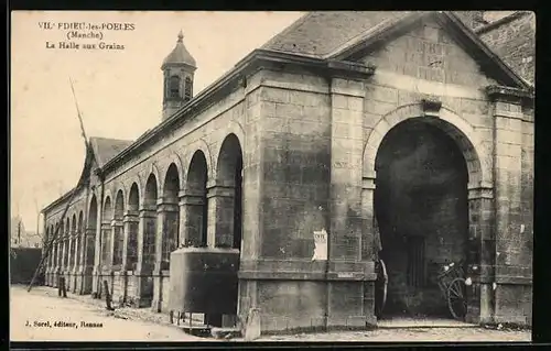 AK Villedieu-les-Poeles, La Halle aux Grains