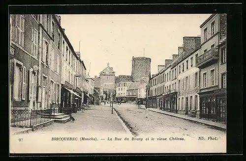 AK Bricquebec, La Rue de Bourg et le vieux Chateau
