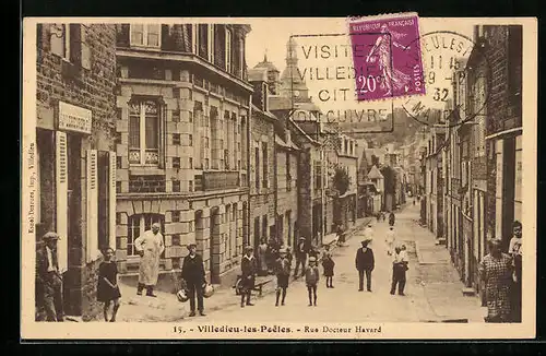 AK Villedieu-les-Poeles, Rue Doctor Havard