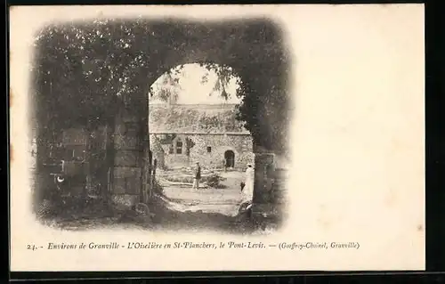 AK St-Planchers, L`Oiseliere en St-Planchers, le Pont-Levis