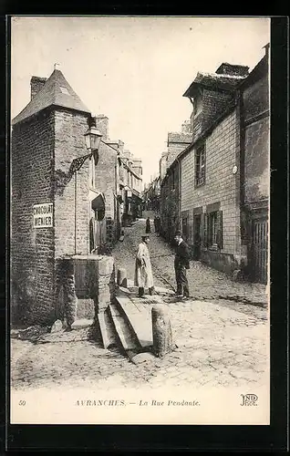 AK Avranches, La Rue Pendante