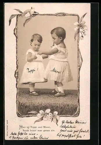 Präge-AK Zwei Schwestern in hübschen Kleidern