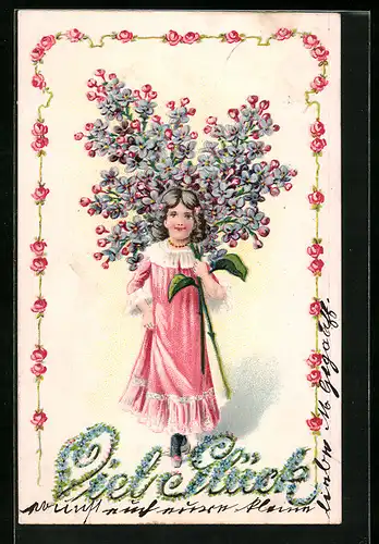 Präge-AK Mädchen mit einem riesigen Blumenstrauss