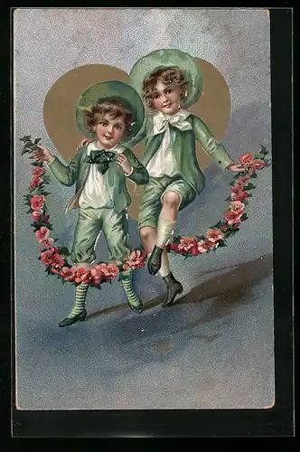 Präge-AK Zwei Brüder in grüner Kleidung tragen Blumengirlande