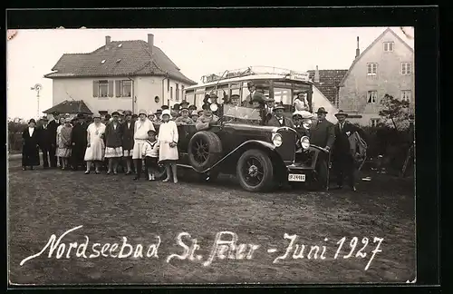 AK St. Peter, Stimmunsgbild mit Gäasten, Autobus Dorpstedt-Husum 1927